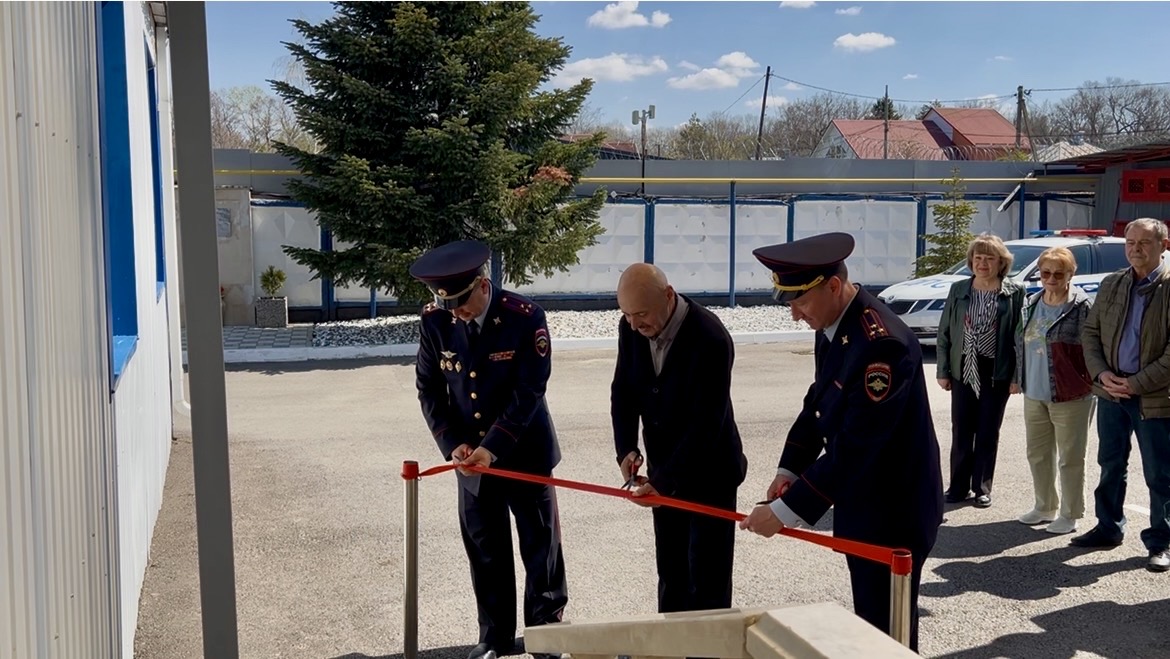 В Мостовском районе состоялось торжественное открытие музейной комнаты, приуроченное ко Дню ветеранов органов внутренних дел.